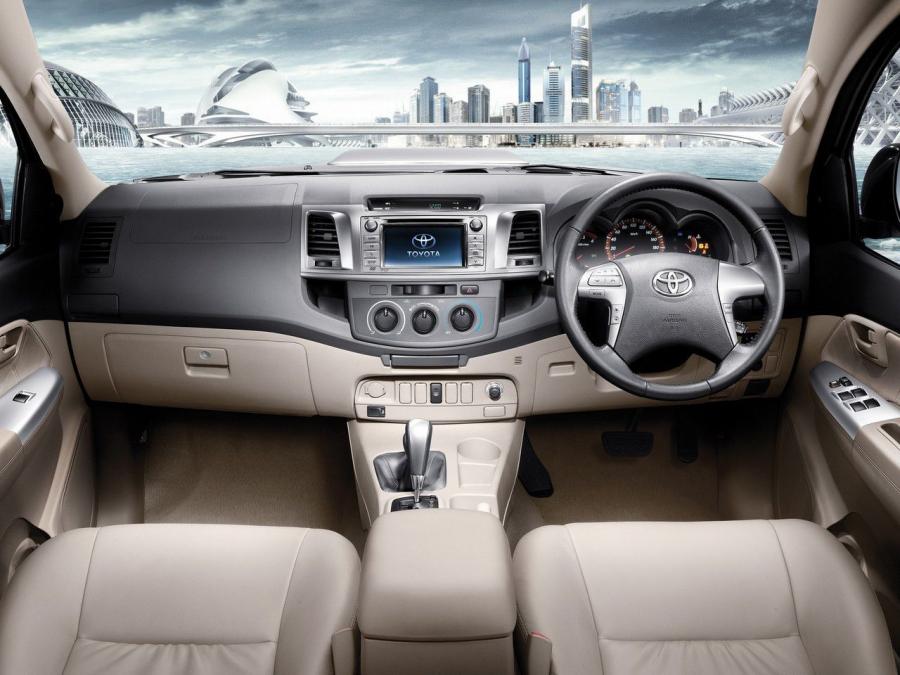  Toyota Hilux Double Cab 2011 года  (TH) (фото 2 из 3)